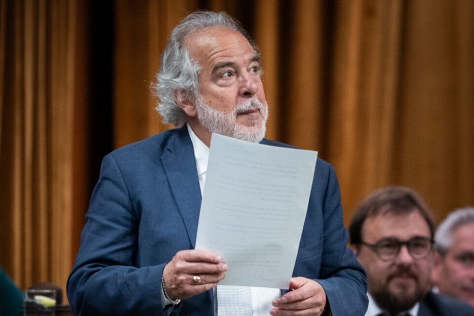 Le député Fortin appuie la réforme C-261 pour les aînés